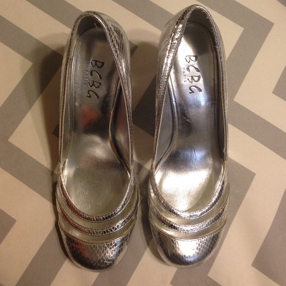 BCBG heels - Picture 2 of 4