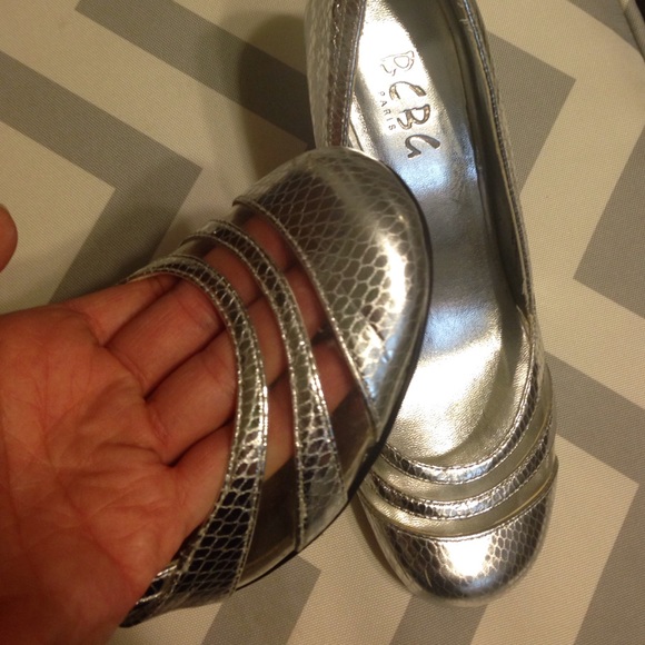 BCBG heels - Picture 4 of 4