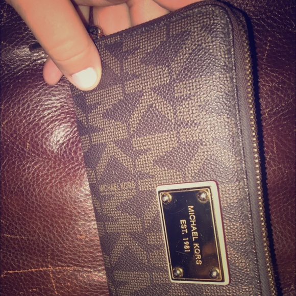 Michael Kors Handbags - Michael Kors wallet.