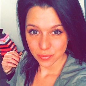 Meet your Posher, Selena