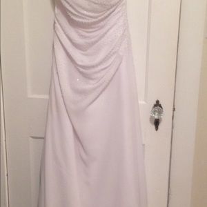 Beautiful white wedding dress!