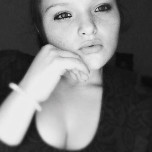 Meet your Posher, Courtney