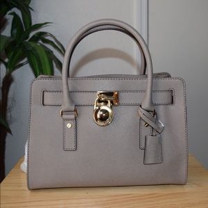 SOLDⓂ️Michael Kors Hamilton