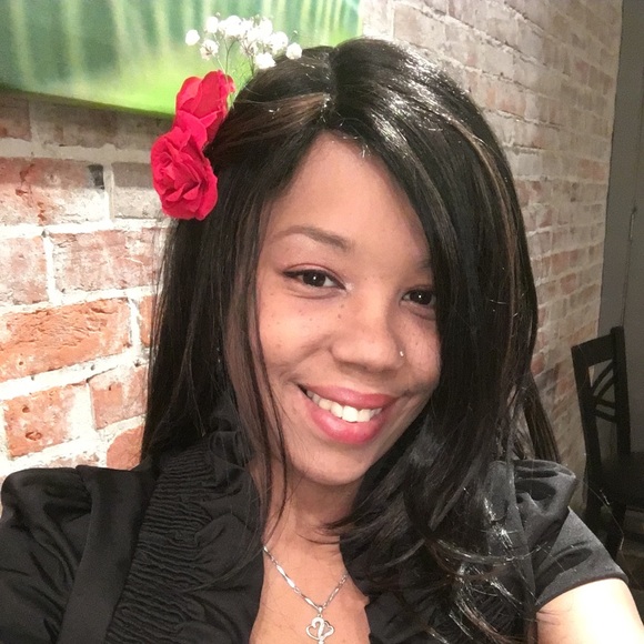 Meet your Posher, Ericka - Picture 3 of 4