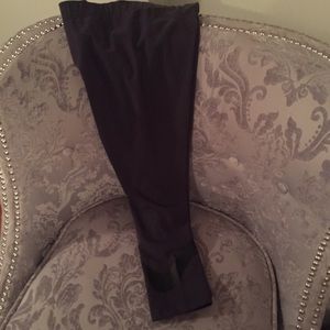 Grey Nike Capri leggings w black swoosh