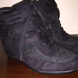 Madden Girl Hickorry Size 8