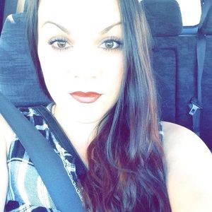 Meet your Posher, Naomi