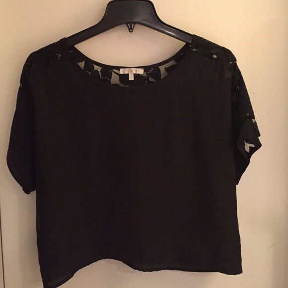 🎉FINAL PRICE 🎉 Black lace crop top - Picture 1 of 4