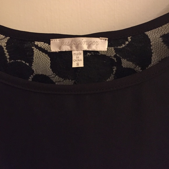 🎉FINAL PRICE 🎉 Black lace crop top - Picture 2 of 4