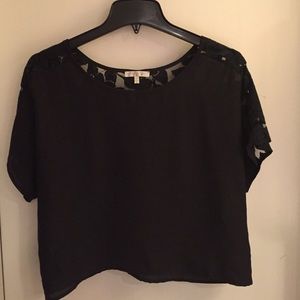 🎉FINAL PRICE 🎉 Black lace crop top