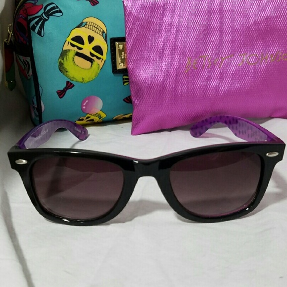 Betsey Johnson Accessories - BETSEY JOHNSON Purple Heart Sunglasses & Case
