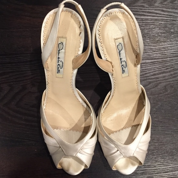 Oscar de la Renta white heels