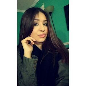 Meet your Posher, Stephany