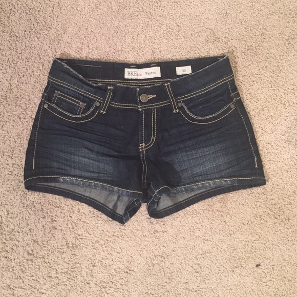 Buckle Jean shorts
