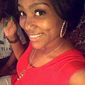 Meet your Posher, Jamesia