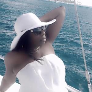 Meet your Posher, Cassandra