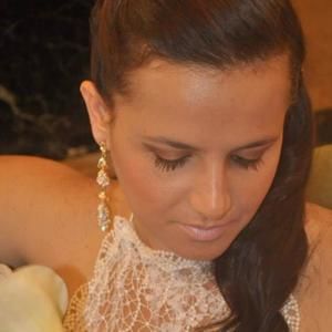 Meet your Posher, Larissa