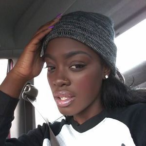 Meet your Posher, Shekira