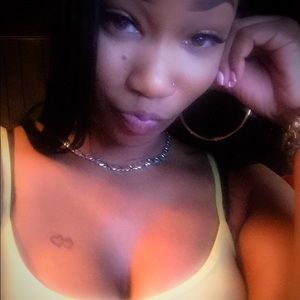 Meet your Posher, Candika