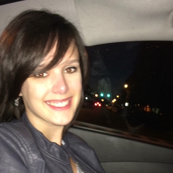 Meet your Posher, Monica - Picture 1 of 1
