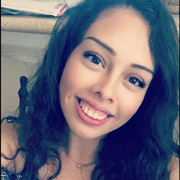 Meet your posher, Karla! - Picture 4 of 4