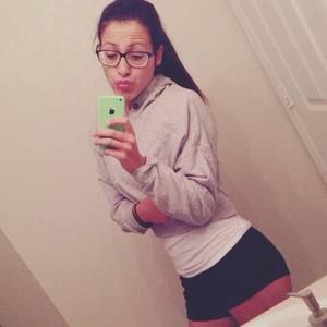 Meet your Posher, Alexandra