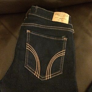 ⛔️SOLD⛔️Hollister social stretch jeans