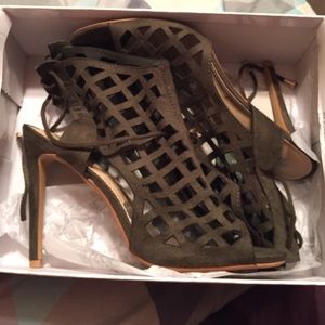 High heeled, open toe shoe