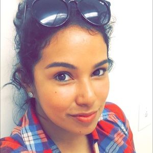 Meet your Posher, Alma