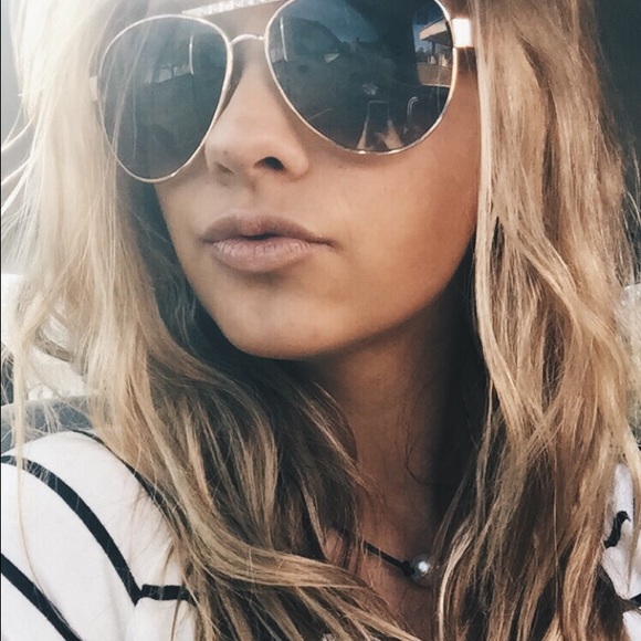 Meet your Posher, Halee