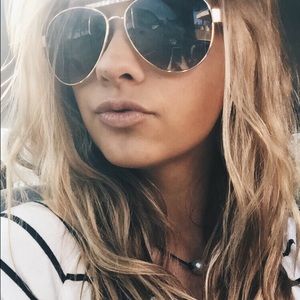 Meet your Posher, Halee