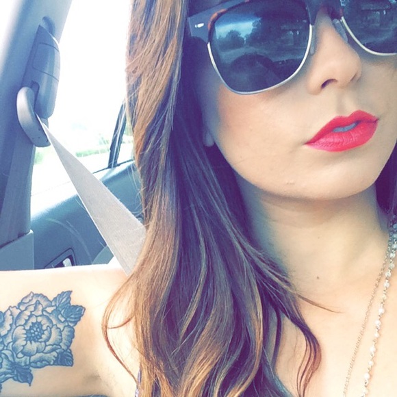 Meet your Posher, Sarah - Picture 2 of 4