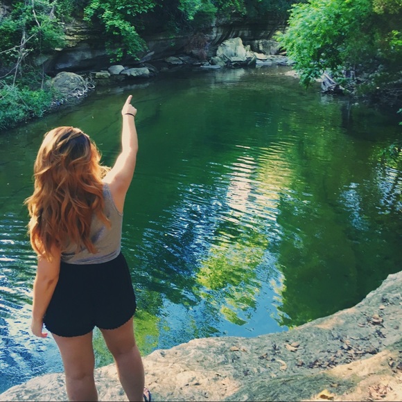 Meet your Posher, Sarah - Picture 3 of 4