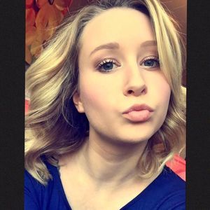 Meet your Posher, Abbie