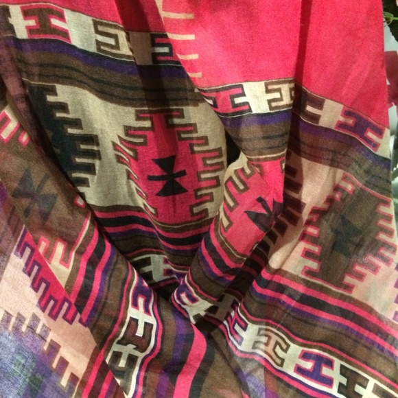 Gorgeous big scarf / cape - Picture 4 of 4