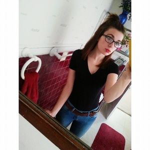 Meet your Posher, Lydia