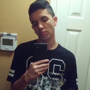 Meet your Posher, Camilo