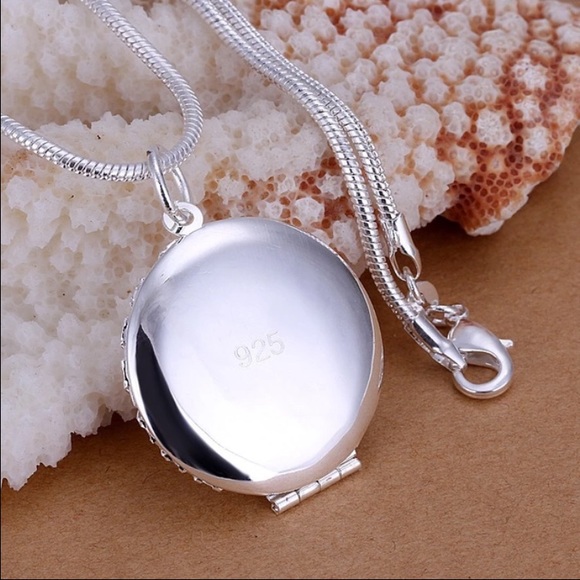 925 Stamped Photo Frame Necklace. - Picture 2 of 4