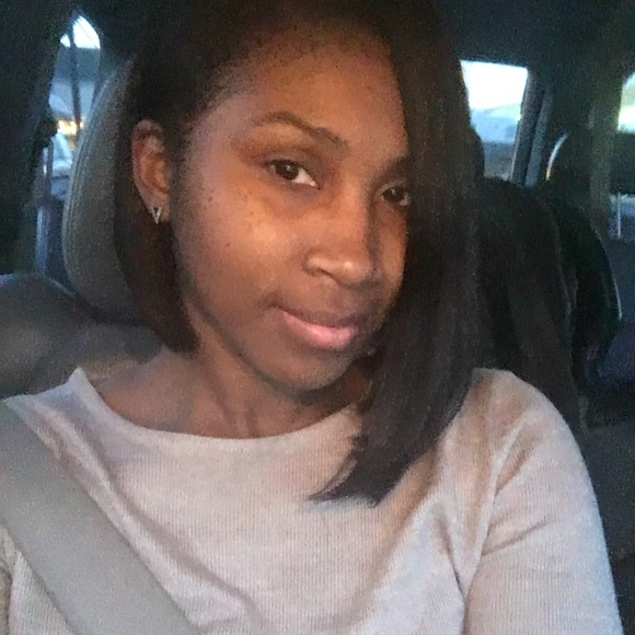 Meet your Posher, Rolanda - Picture 1 of 1