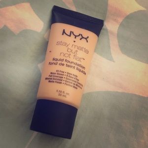 NYX Stay Matte But Not Flat liquid foundation