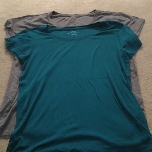 Daisy Fuentes green and other brand grey tops