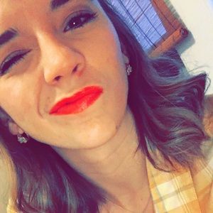 Meet your Posher, Madeline