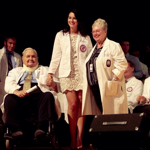 Meet your Posher, Allie - Picture 2 of 4