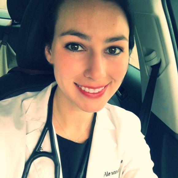 Meet your Posher, Allie - Picture 3 of 4