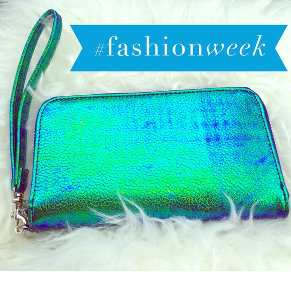 NWT Mossimo wristlet - Picture 1 of 2