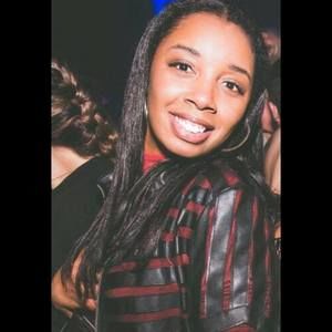 Meet your Posher, Monica