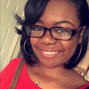 Meet your Posher, Nia