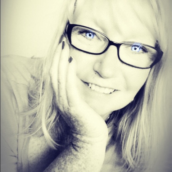 Meet your Posher, Roxanne