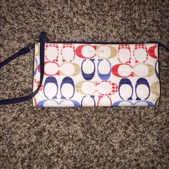 Coach wristlet - Picture 1 of 1