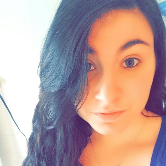 Meet your Posher, Stephanie - Picture 1 of 1